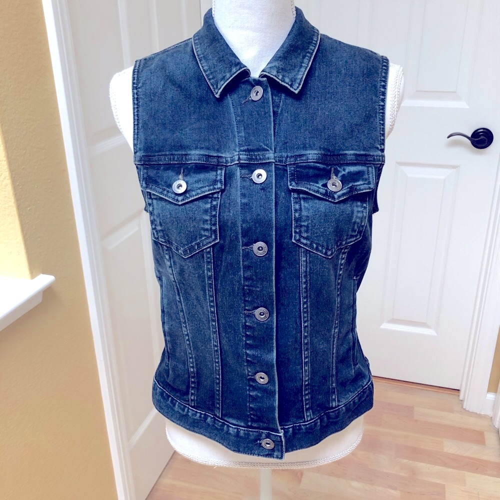 Vince Camuto Denim & Crochet Vest NWOT - Picture 1 of 7